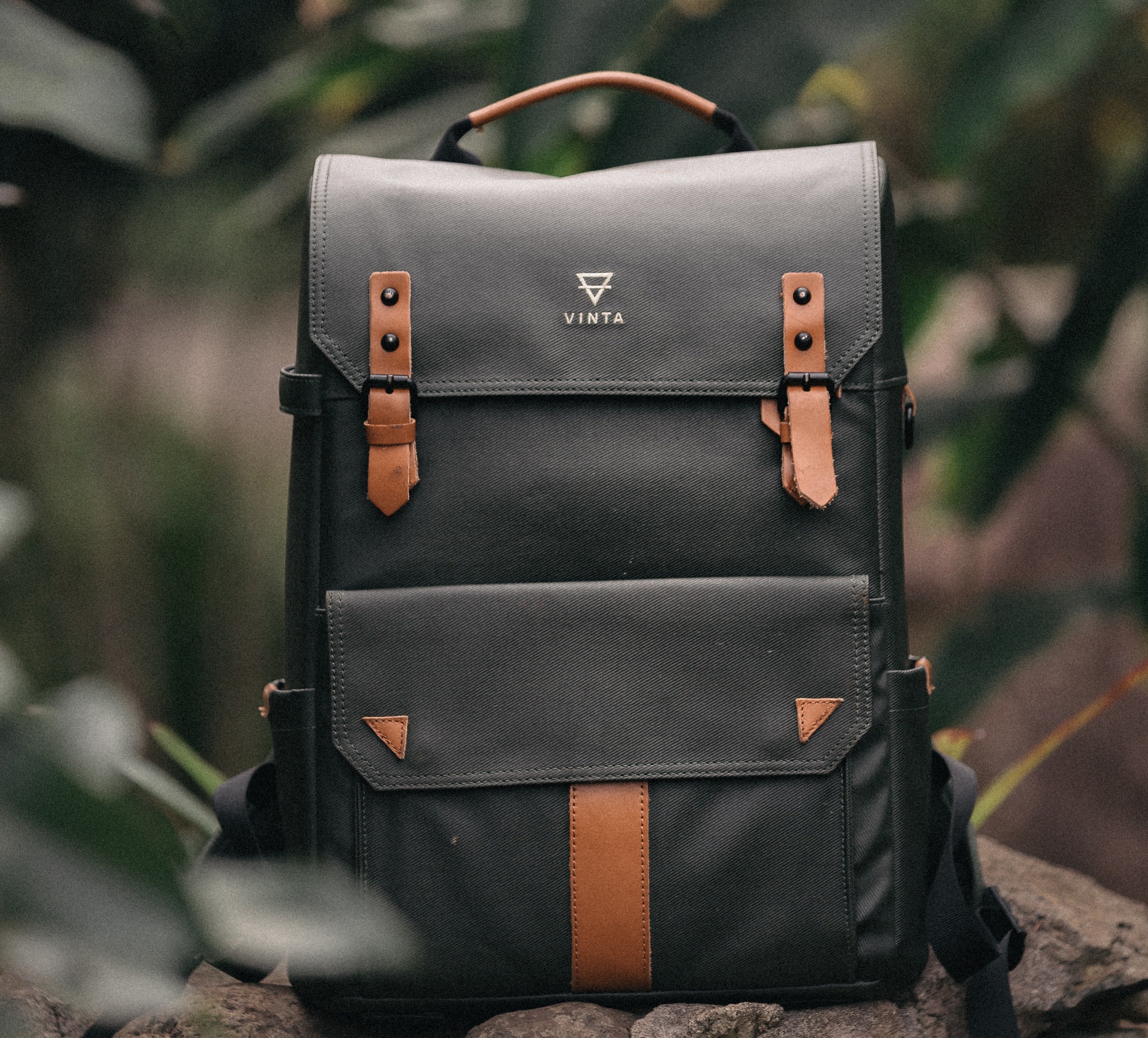 jakob-owens-BmH09wAkJa8-unsplash-1