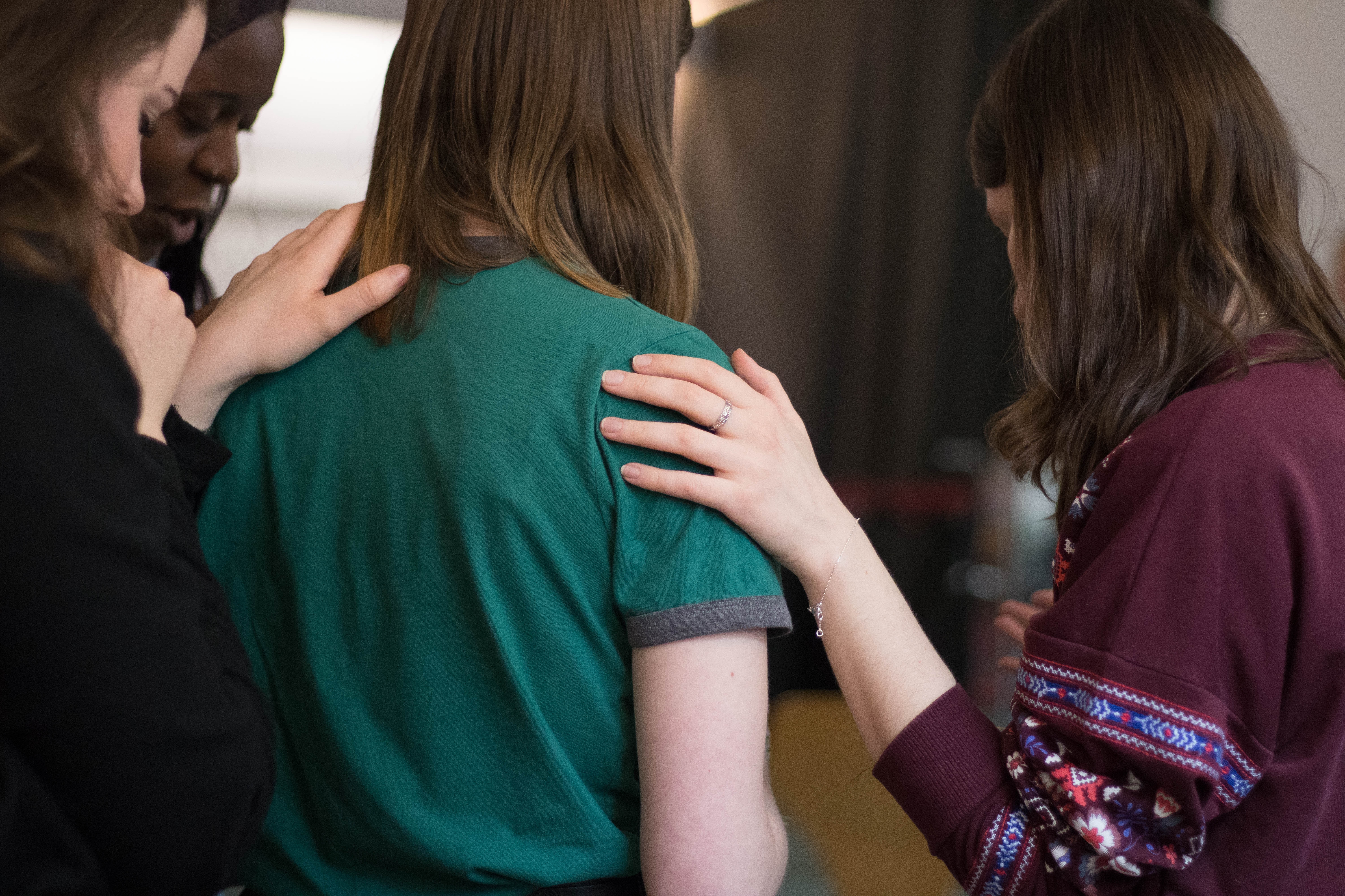 girls praying for each other fcm